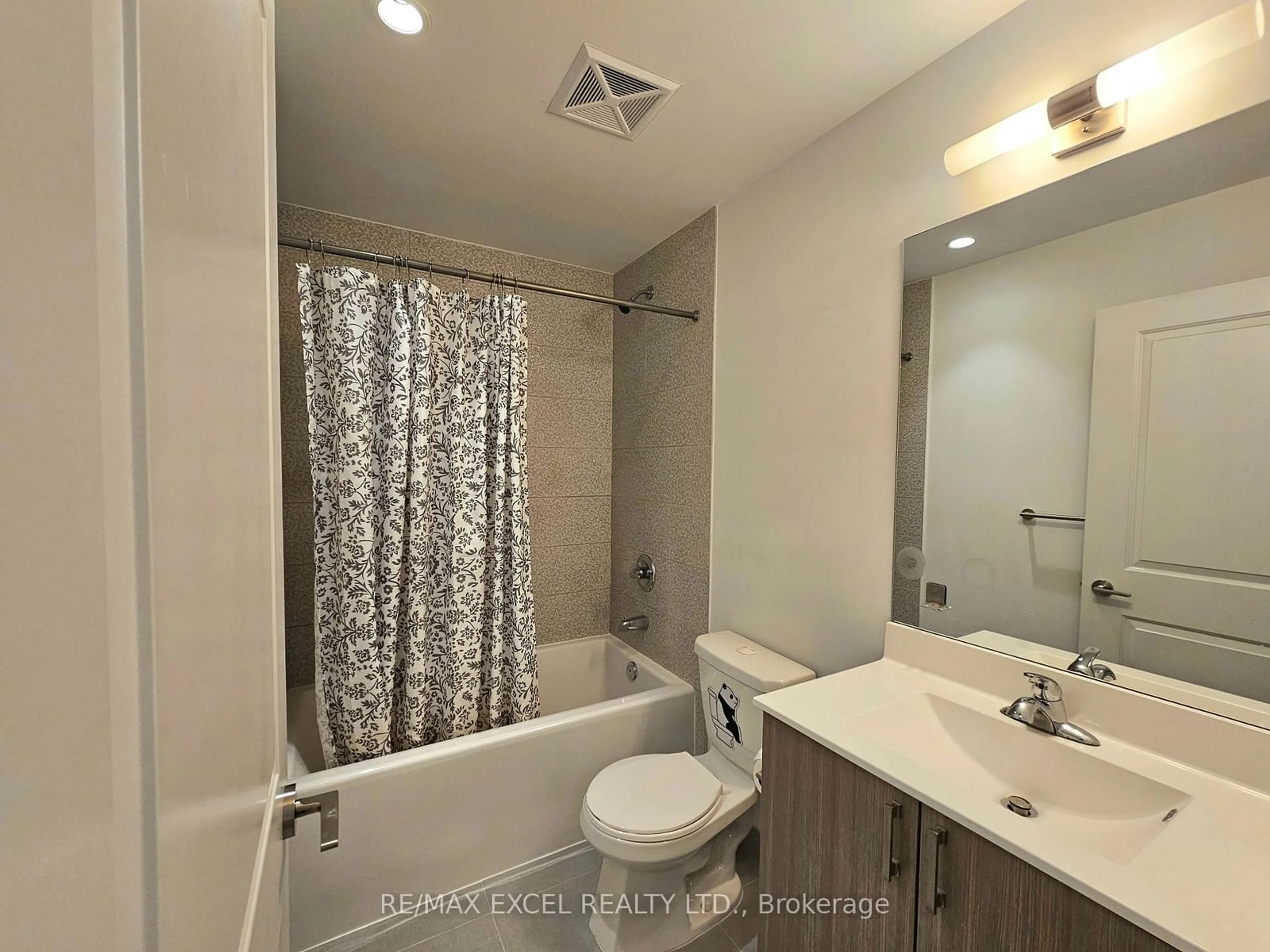 Standard bathroom, ceramic/tile floor for 50 Ann O'reilly Rd #1806, Toronto Ontario M2J 0C9