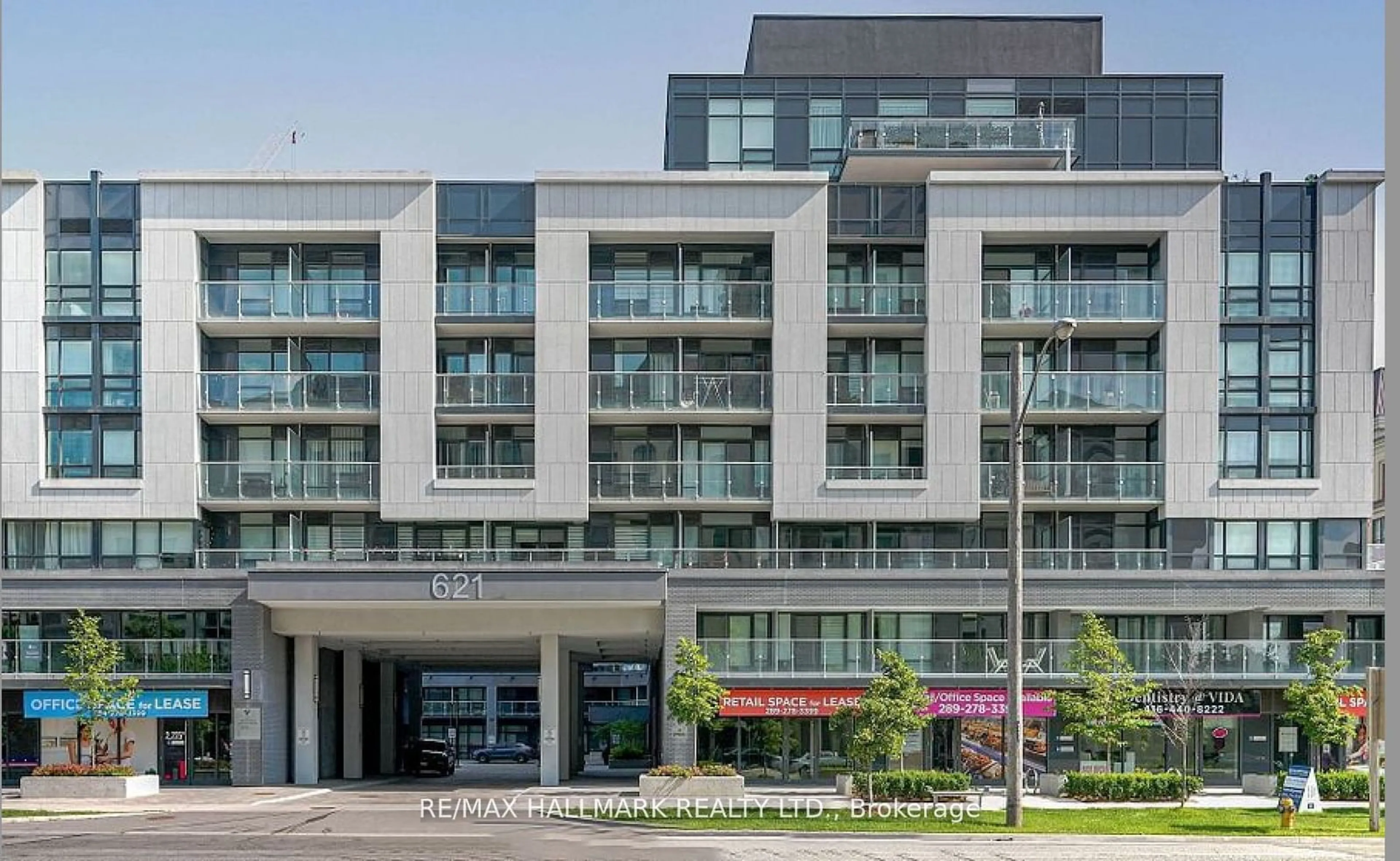 Indoor foyer for 621 Sheppard Ave #221, Toronto Ontario M2K 1B5