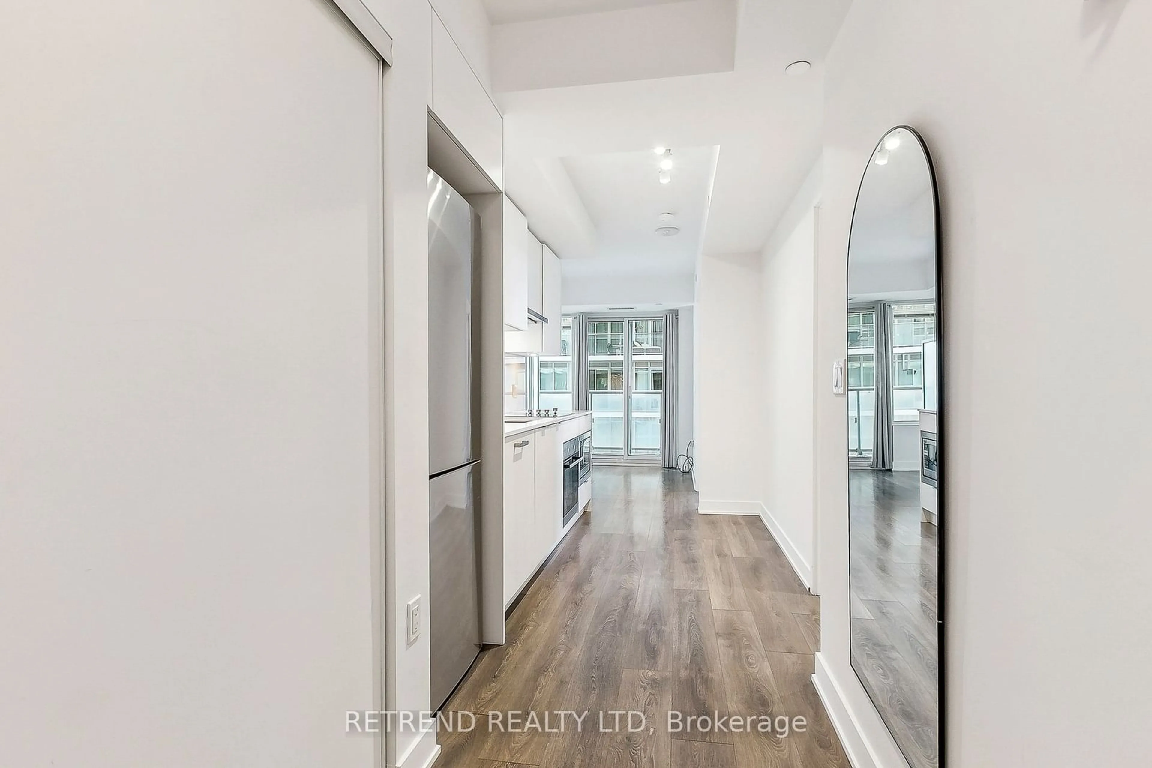 Indoor entryway for 195 Redpath Ave #1402, Toronto Ontario M4P 0E4