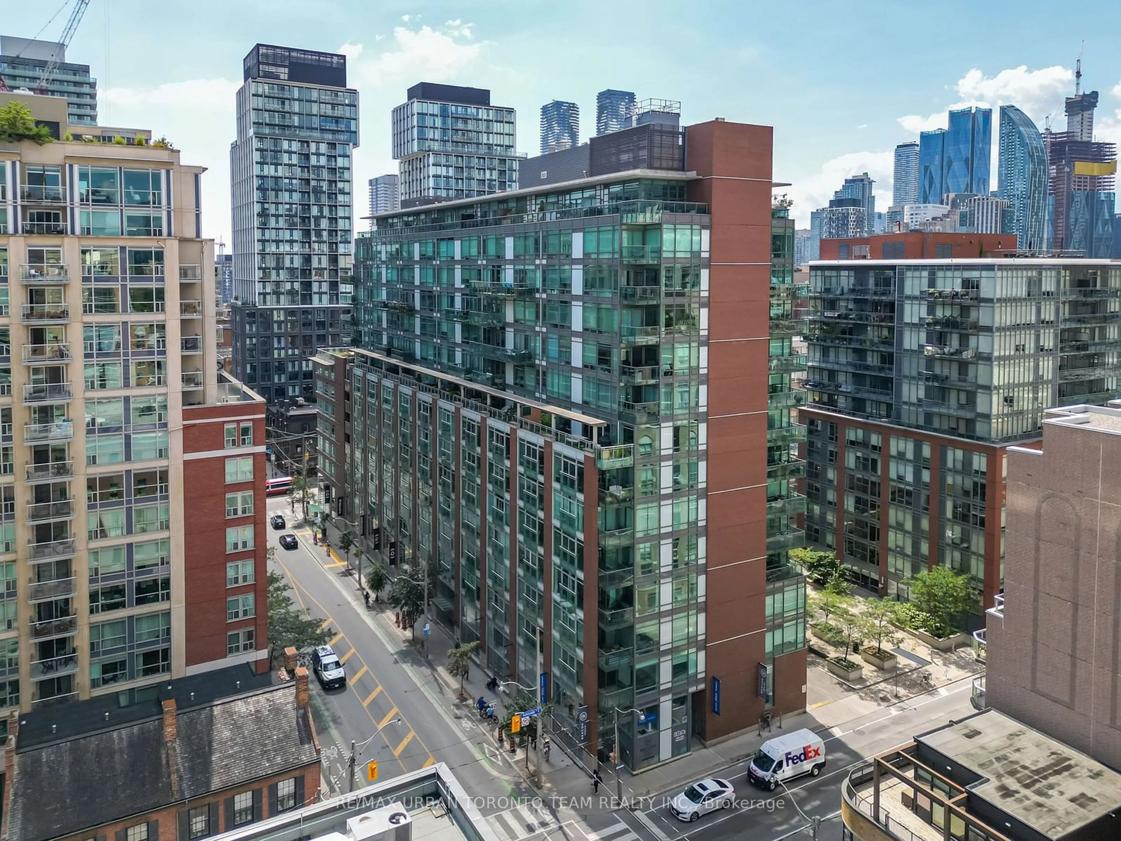 A pic from outside/outdoor area/front of a property/back of a property/a pic from drone, city buildings view from balcony for 333 Adelaide St #515, Toronto Ontario M5A 4T4