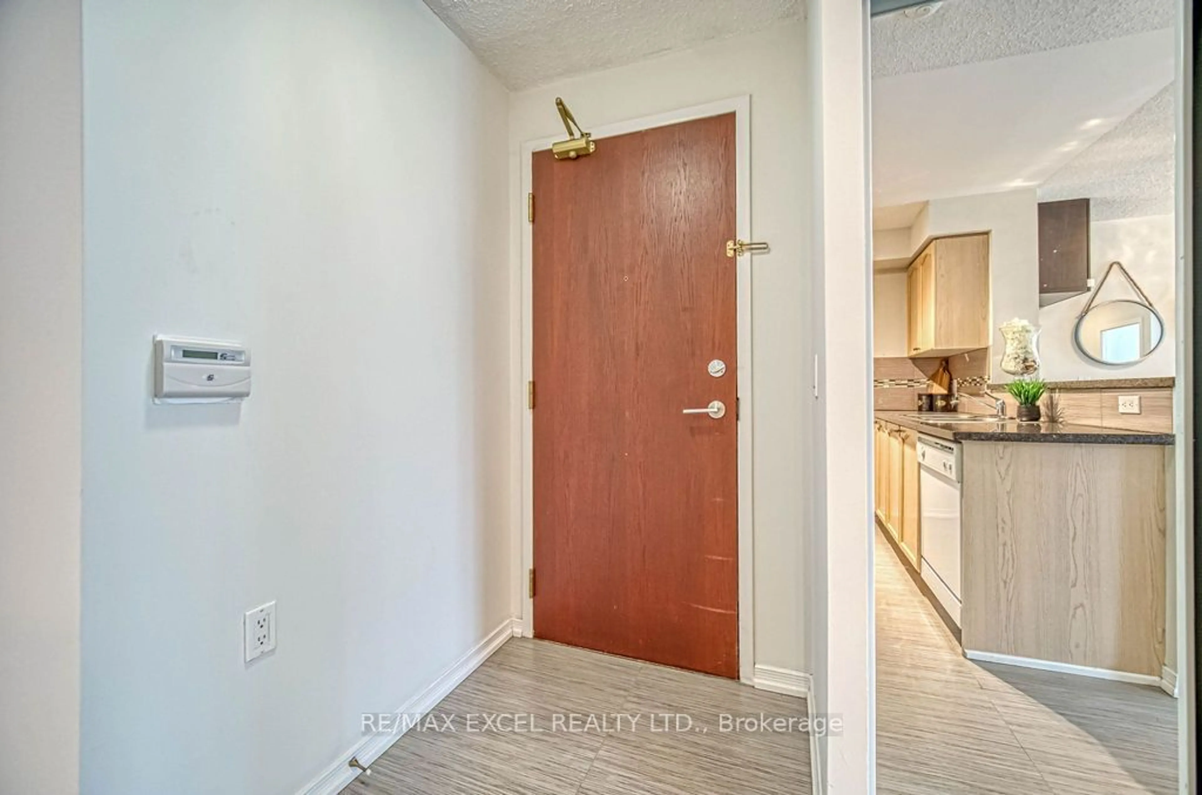 Indoor entryway for 28 Olive Ave #Ph07, Toronto Ontario M2N 4N5