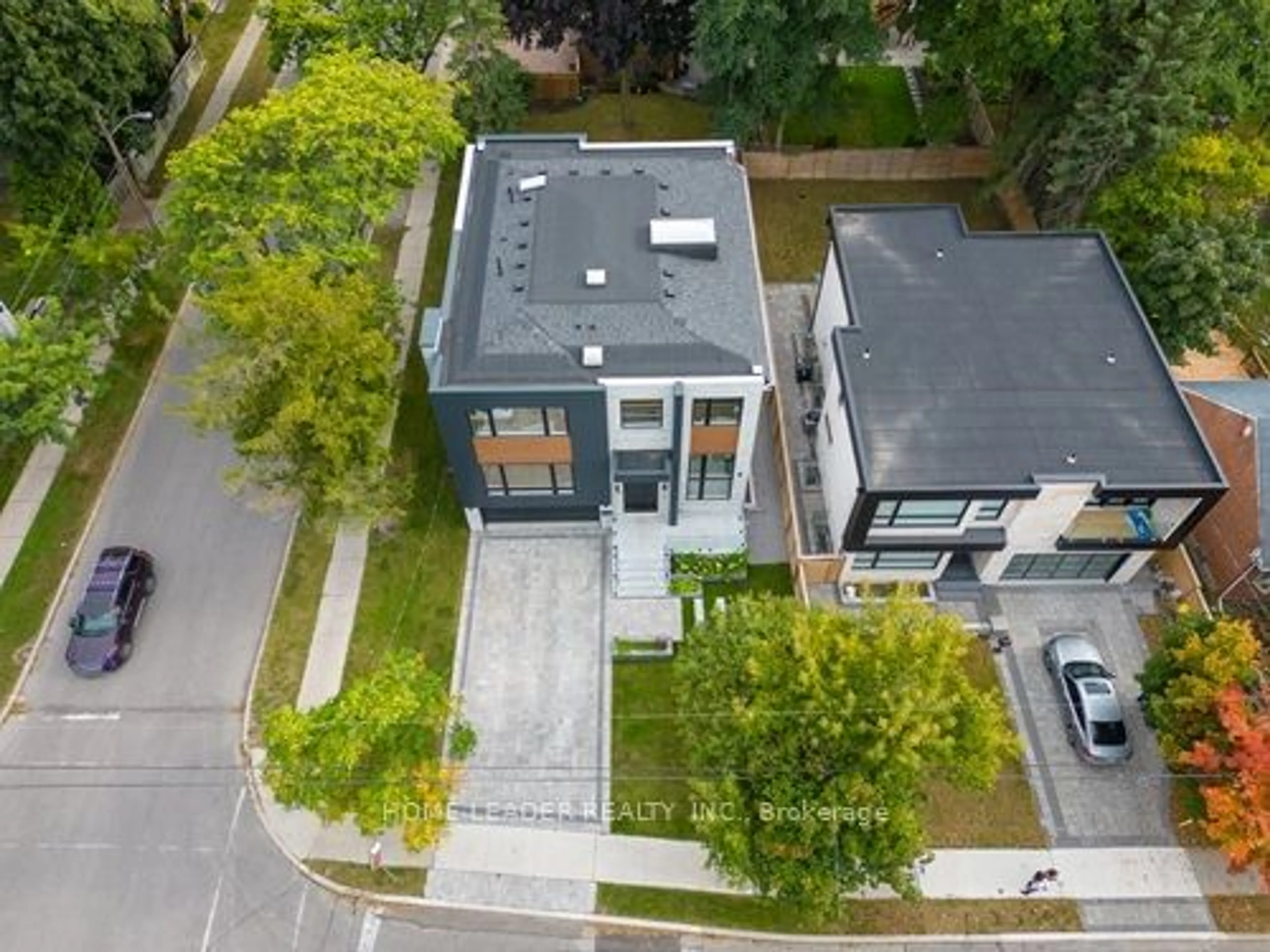 A pic from outside/outdoor area/front of a property/back of a property/a pic from drone, street for 169 Poyntz Ave, Toronto Ontario M2N 1J5