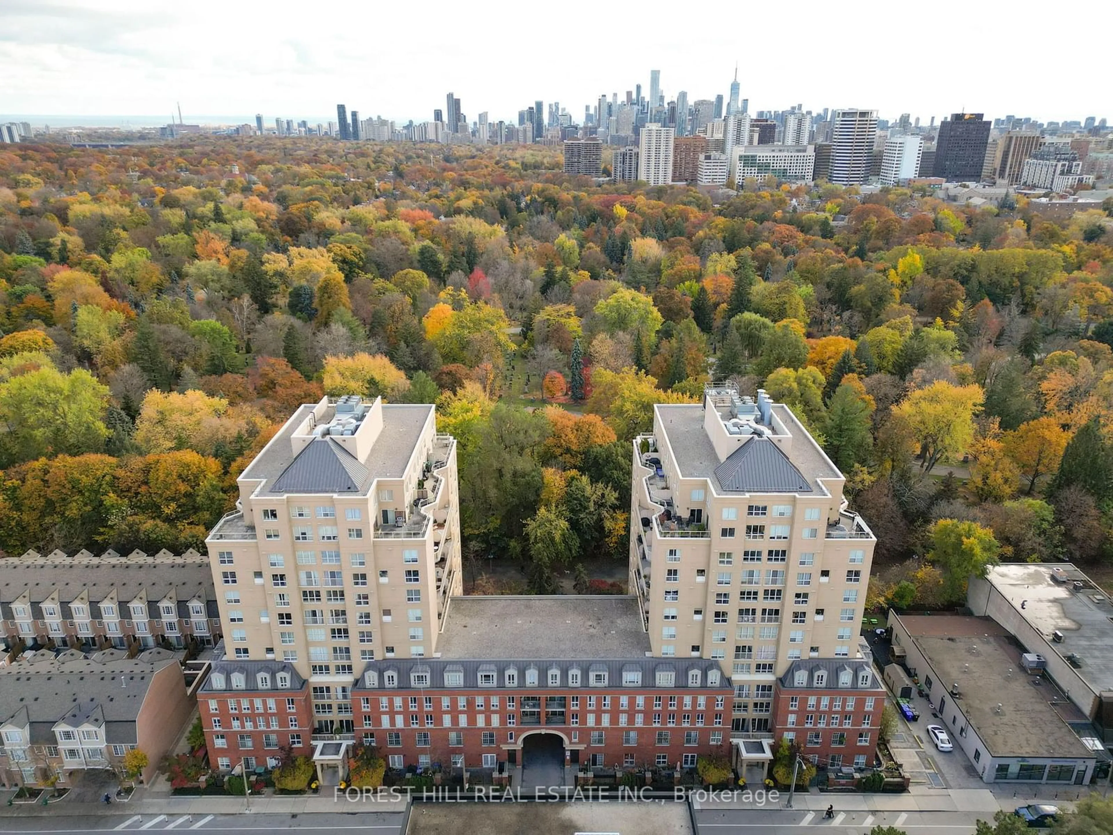 A pic from outside/outdoor area/front of a property/back of a property/a pic from drone, city buildings view from balcony for 119 Merton St #202, Toronto Ontario M4S 3G5