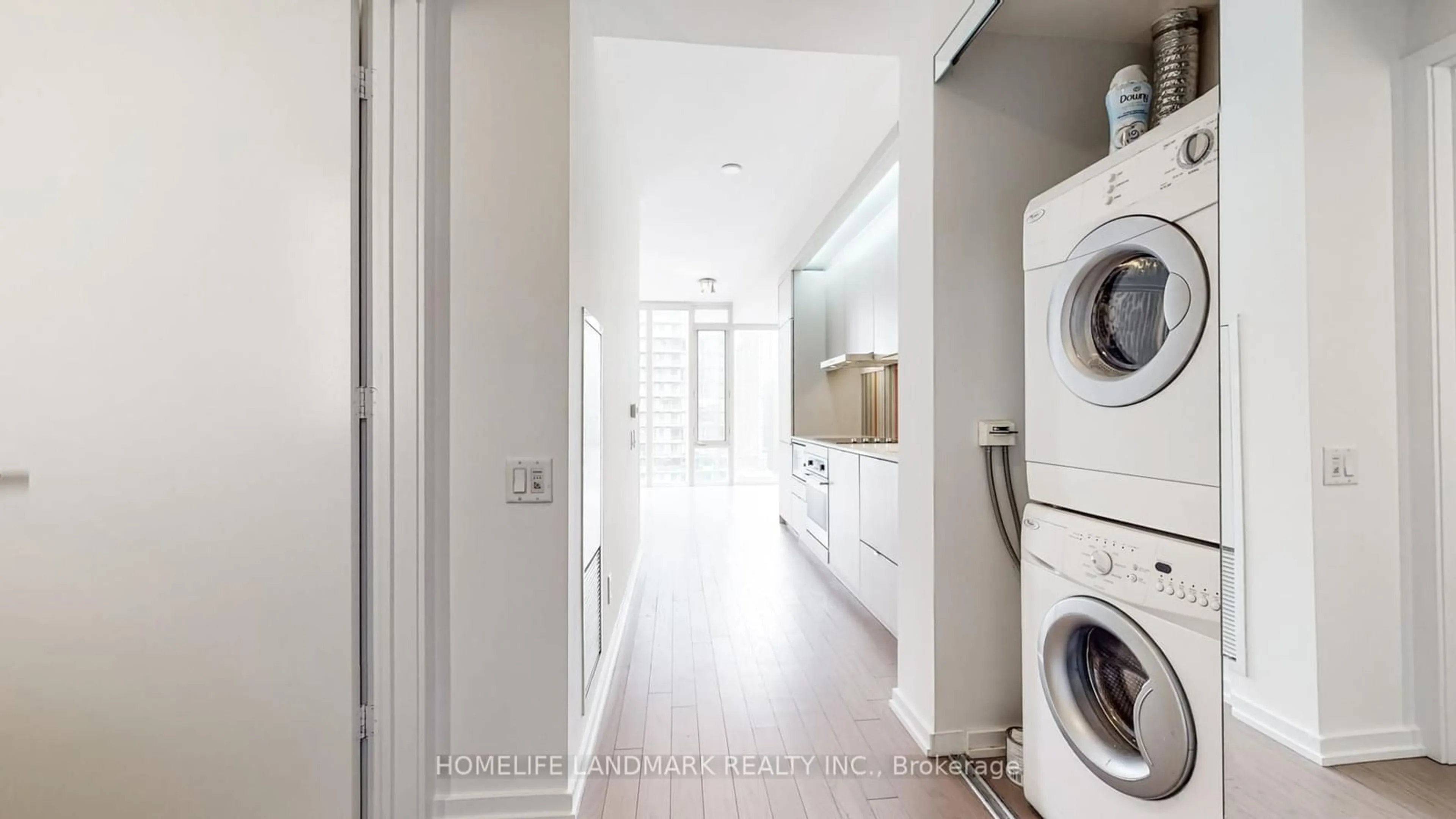 Laundry room for 101 Peter St #2505, Toronto Ontario M5V 0G6