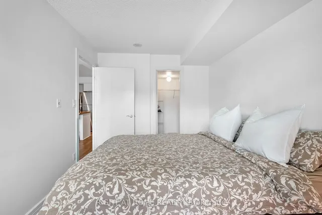 Additional image 8 of 16 Harrison Garden Blvd Unit 209