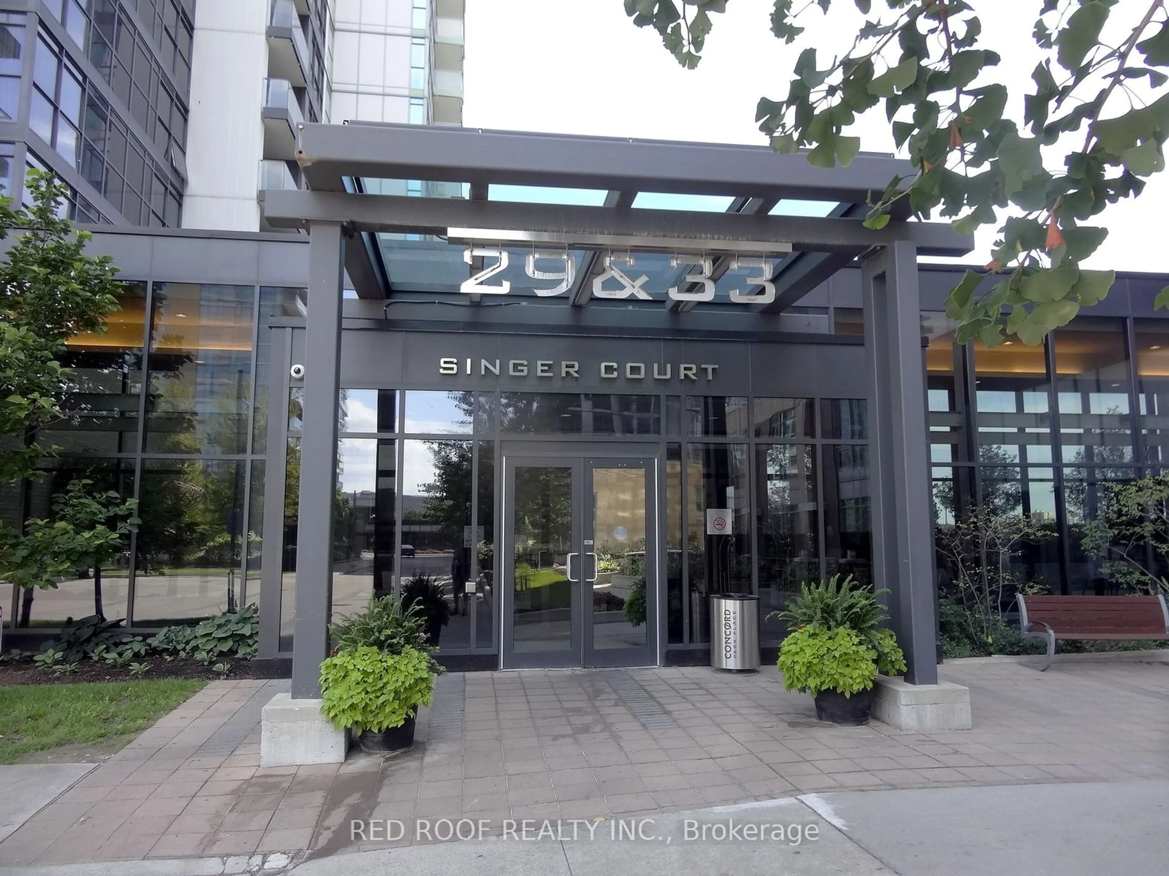 Indoor foyer for 33 Singer Crt #711, Toronto Ontario M2K 0B4