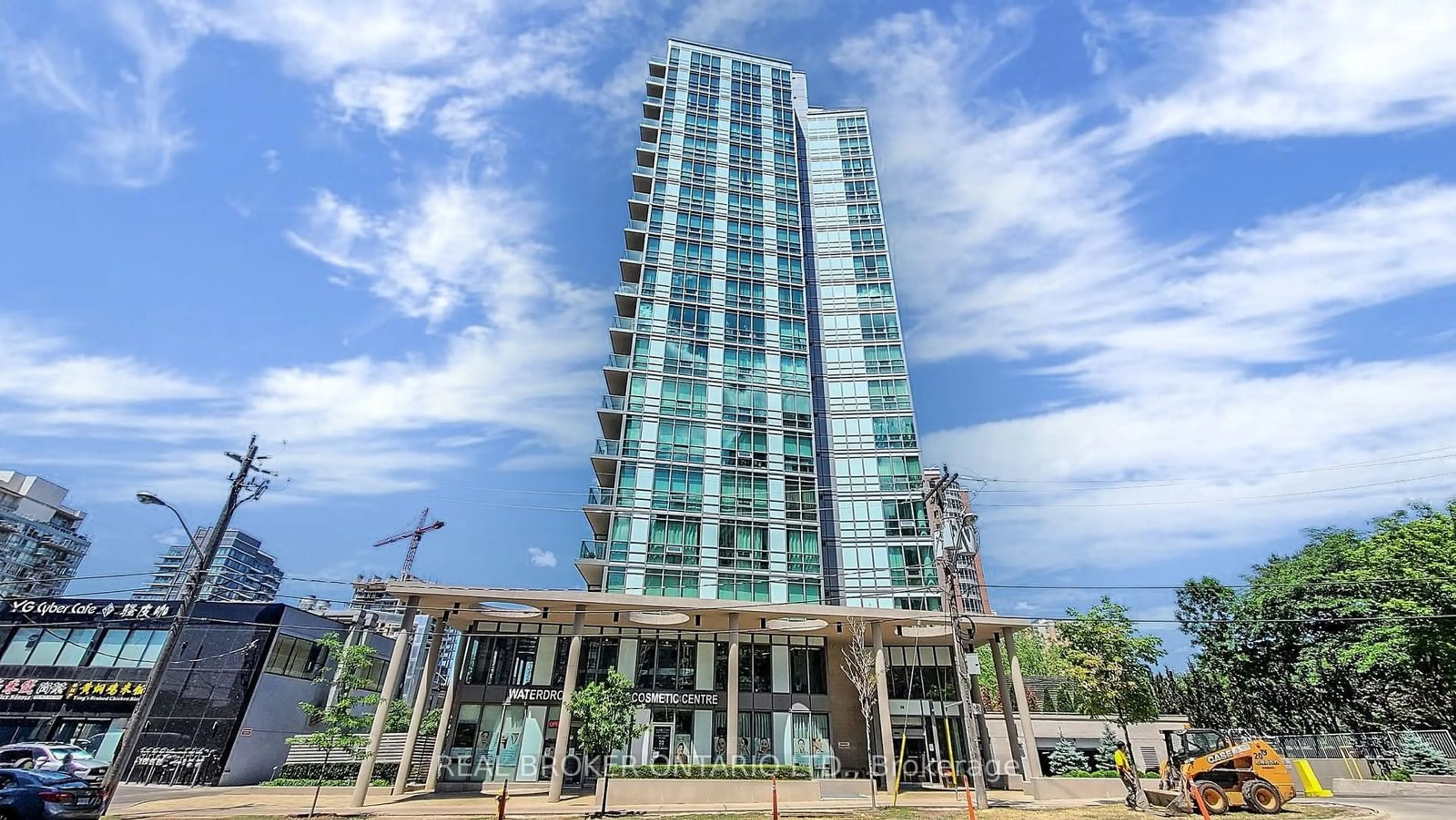 Indoor foyer for 26 Norton Ave #1803, Toronto Ontario M2N 0H6