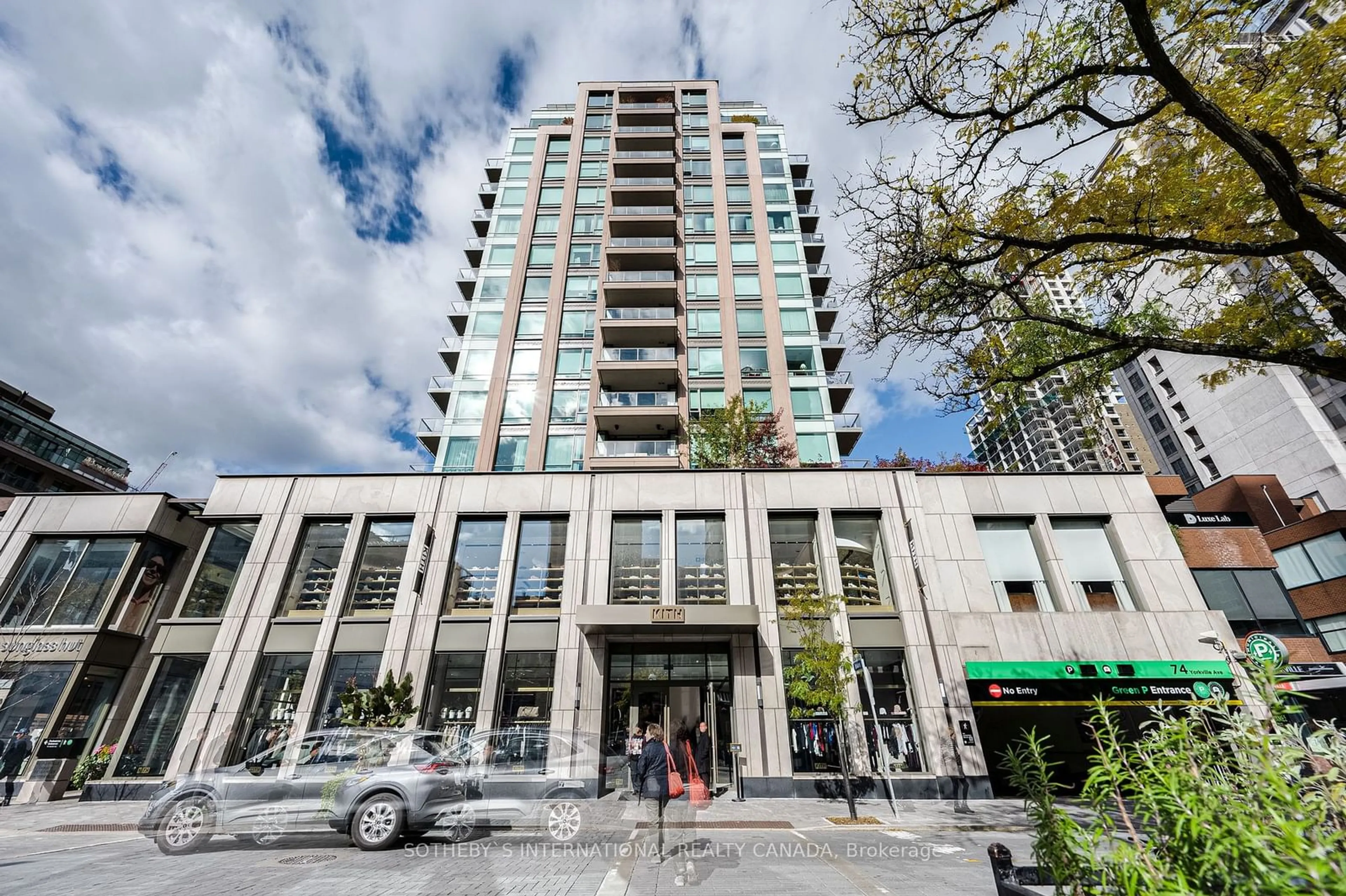 Indoor foyer for 80 Yorkville Ave #1402, Toronto Ontario M5R 2C2