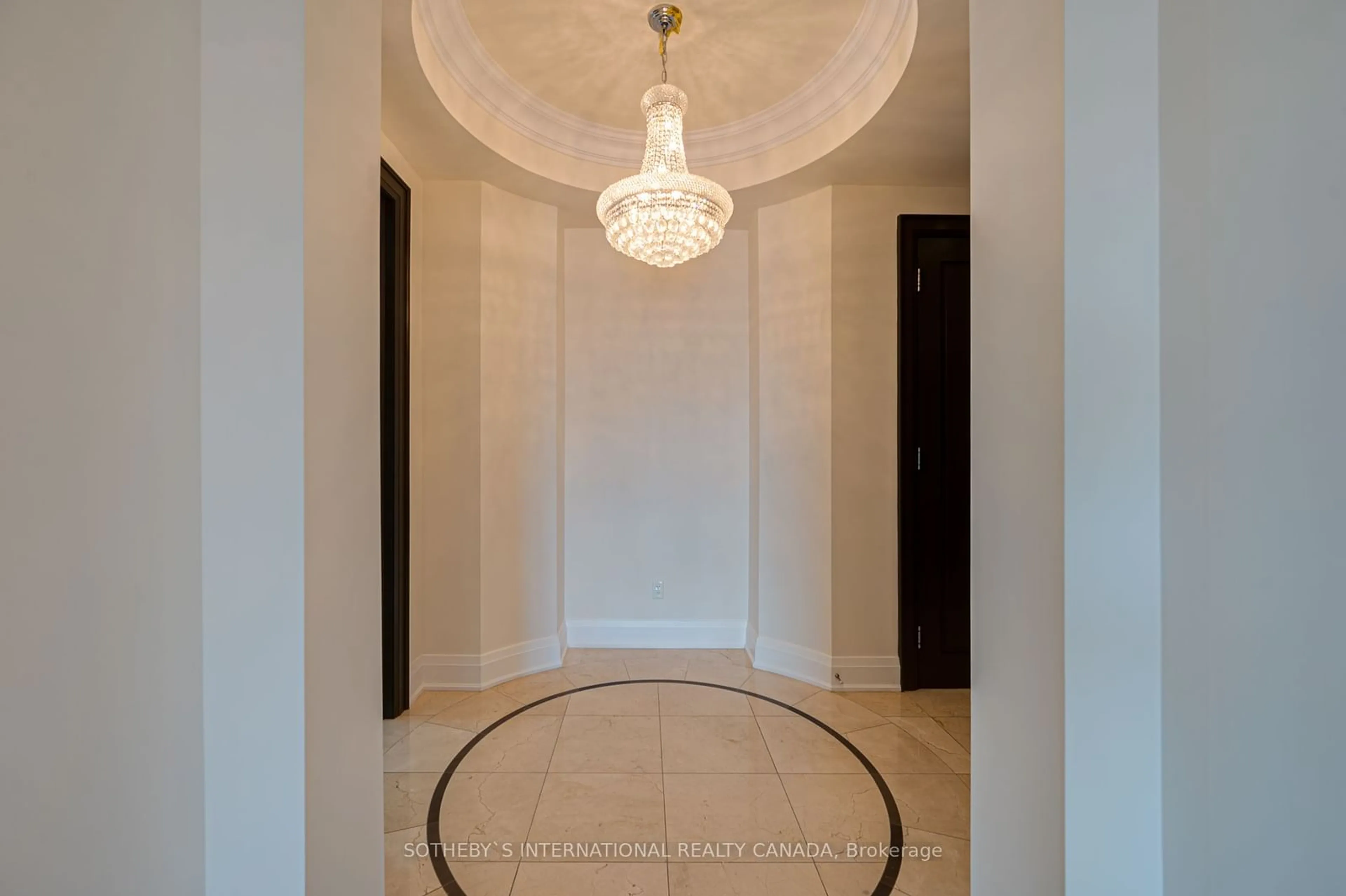 Indoor foyer for 80 Yorkville Ave #1402, Toronto Ontario M5R 2C2