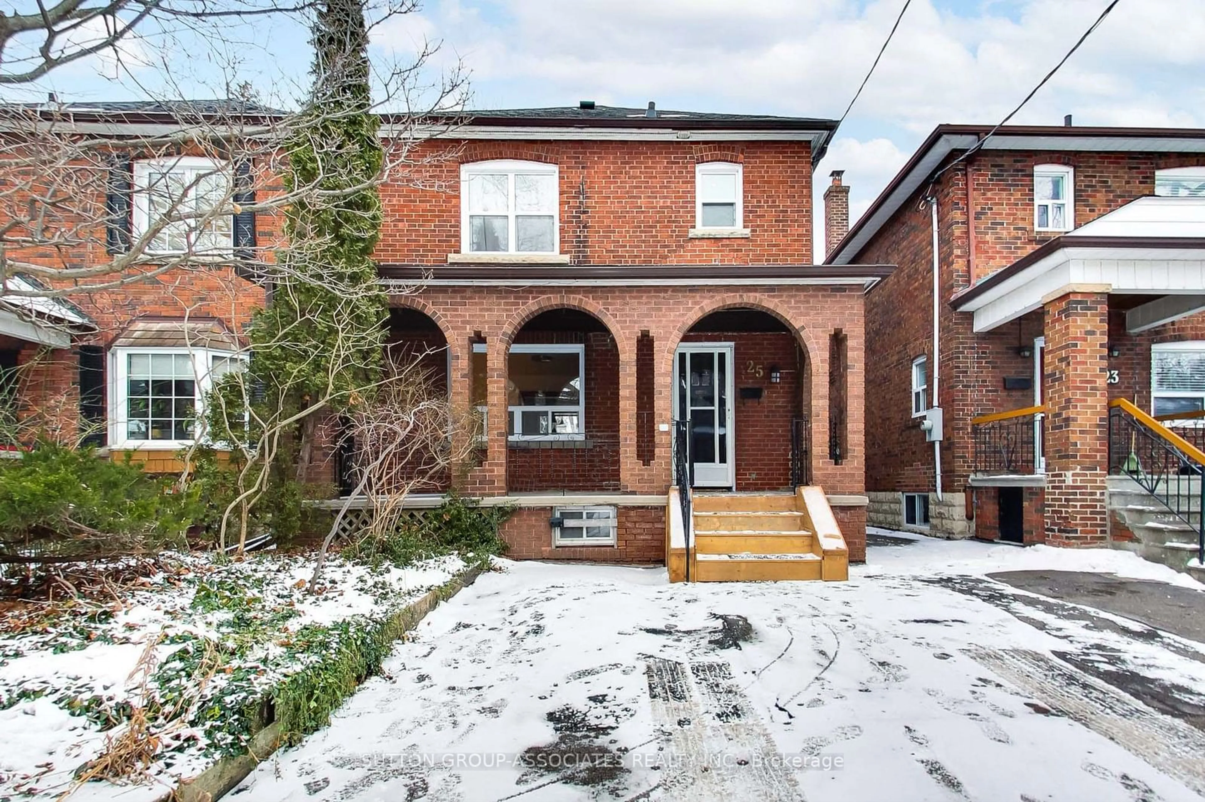 Home with brick exterior material, street for 25 Roseneath Gdns, Toronto Ontario M6C 3X5