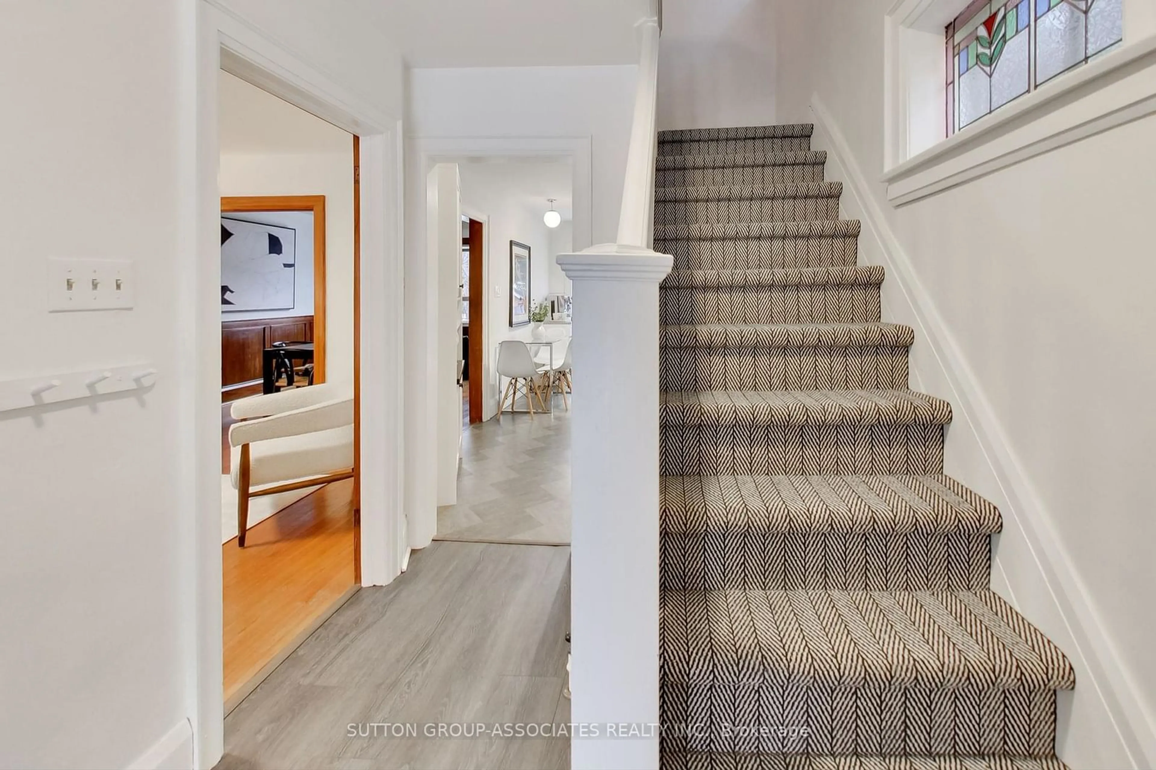 Stairs for 25 Roseneath Gdns, Toronto Ontario M6C 3X5