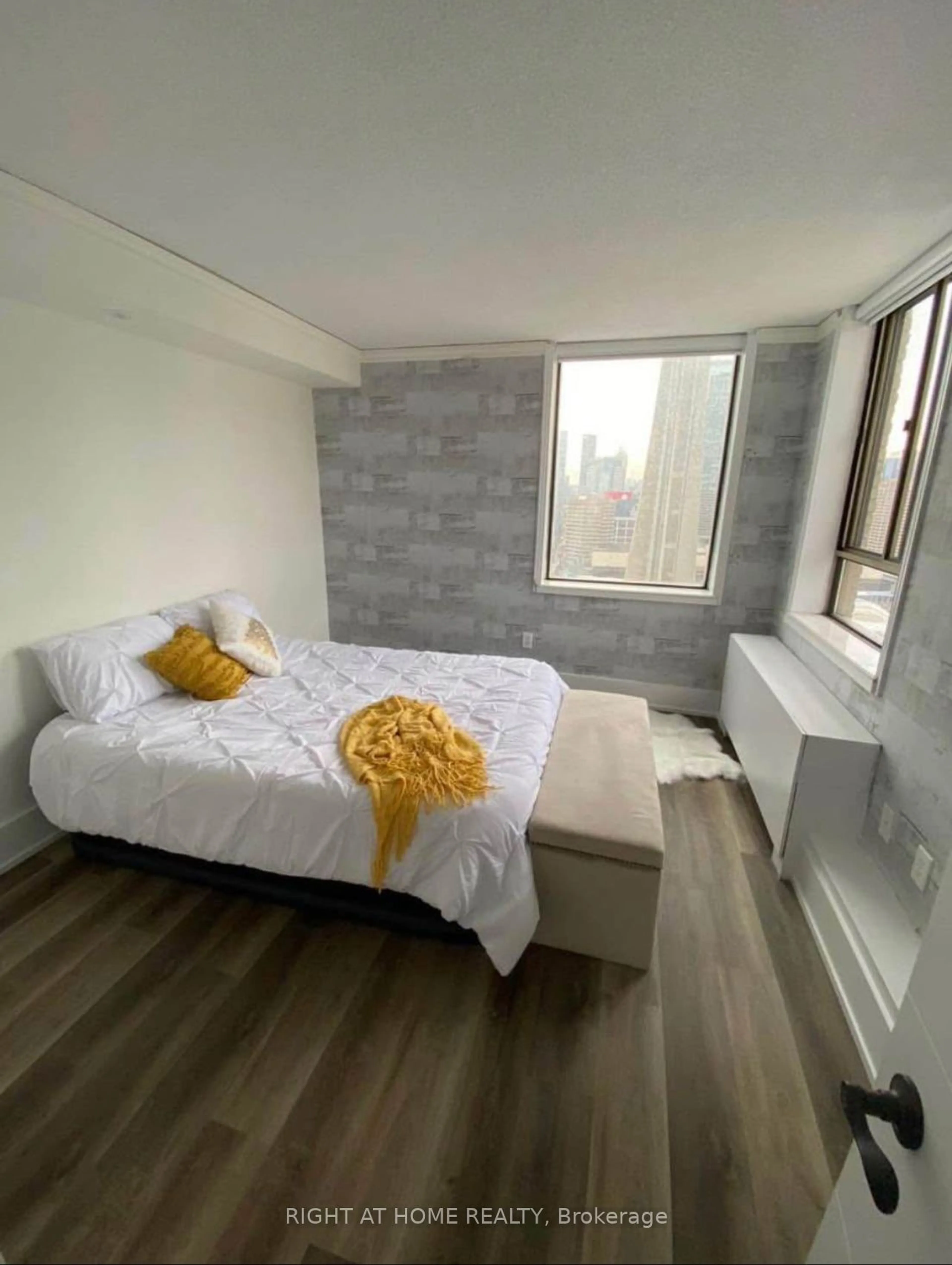 Bedroom with bed, wood/laminate floor for 270 Queens Quay #3006, Toronto Ontario M5J 2N4