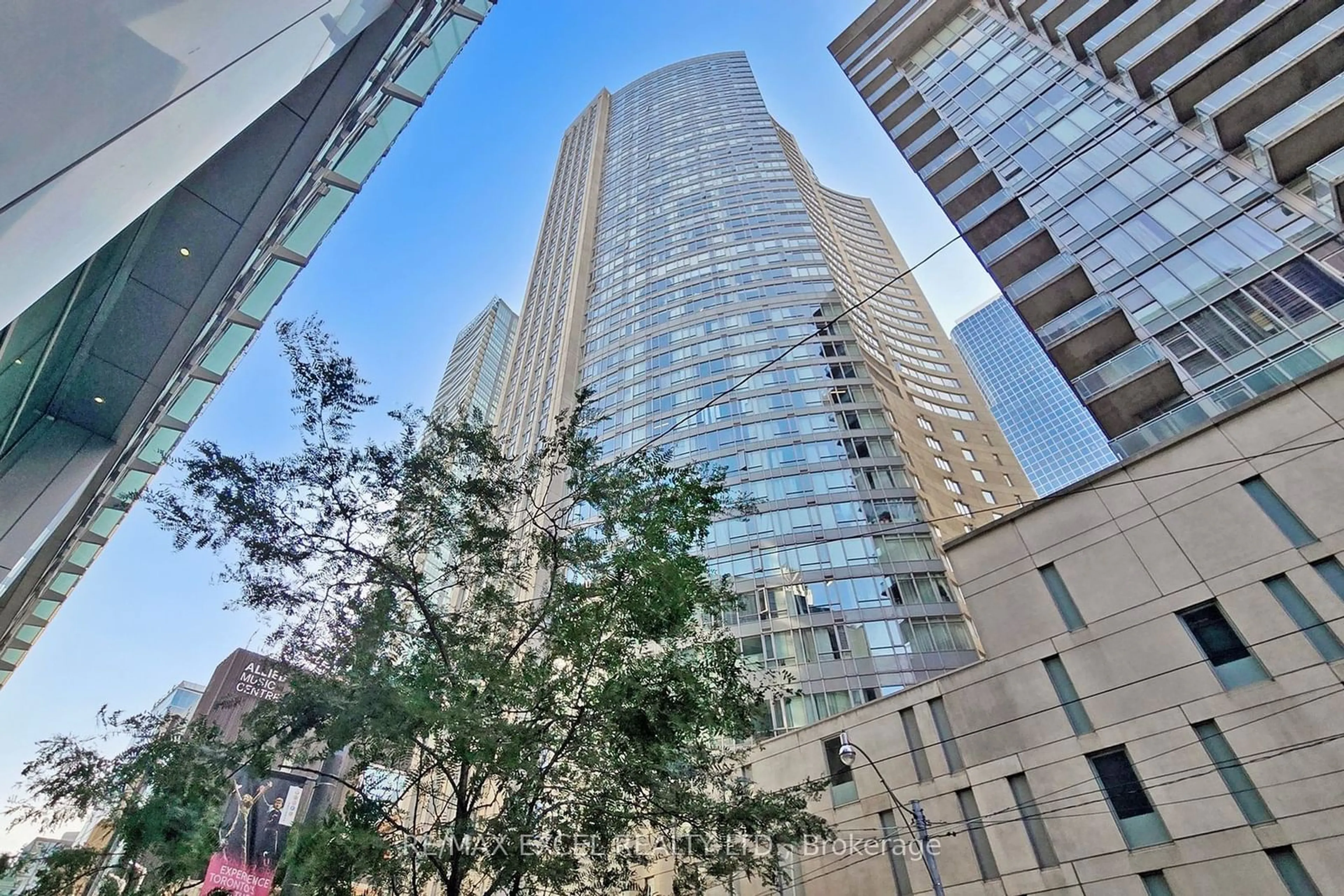 Indoor foyer for 210 Victoria St #3401, Toronto Ontario M5B 2R3