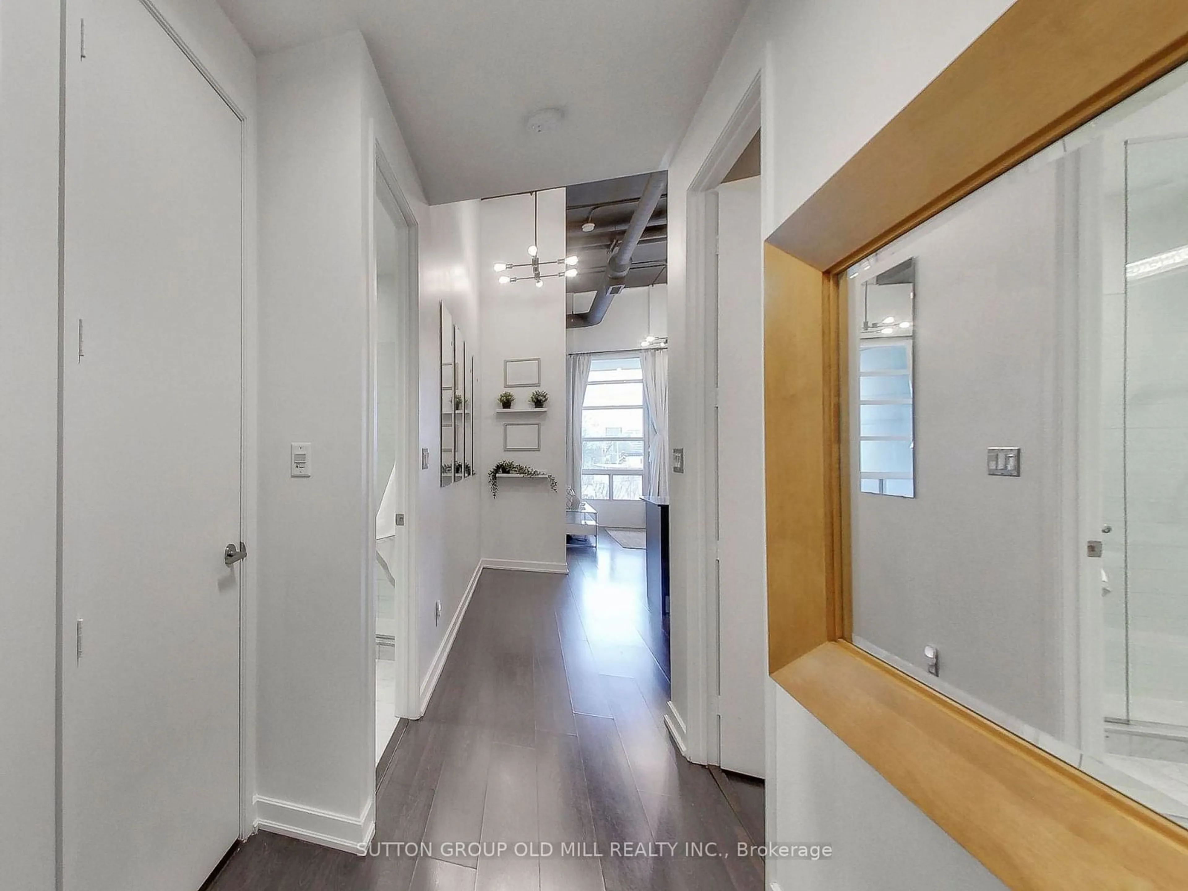 Indoor entryway for 380 Macpherson Ave #242, Toronto Ontario M4V 3E3