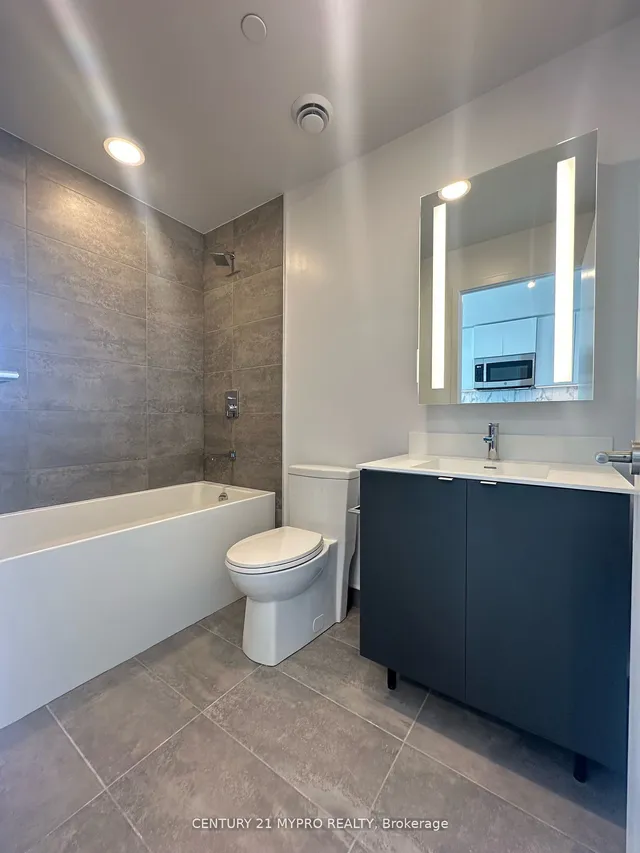 Additional property image - 500 Dupont St Unit 607