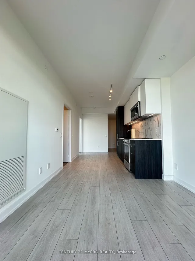 Additional property image - 500 Dupont St Unit 607
