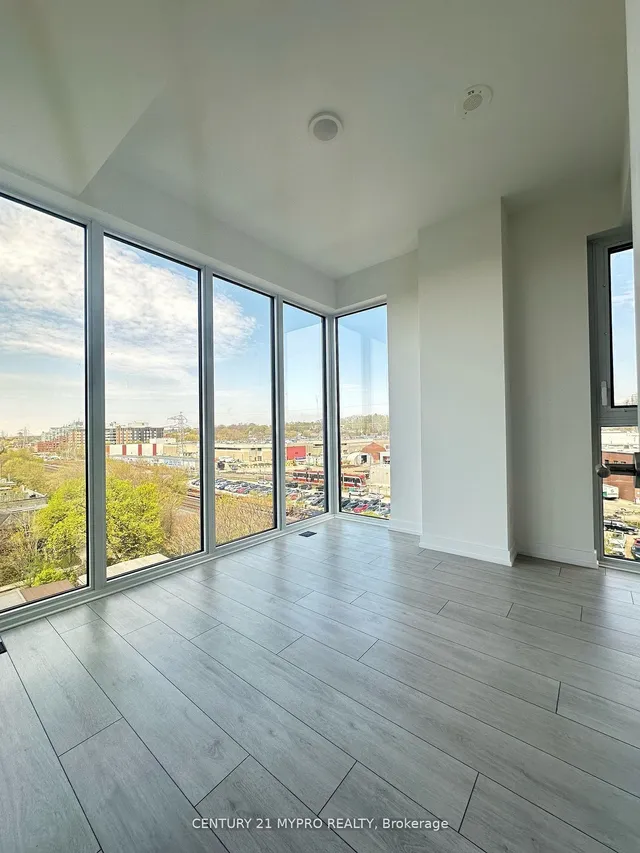 Additional property image - 500 Dupont St Unit 607