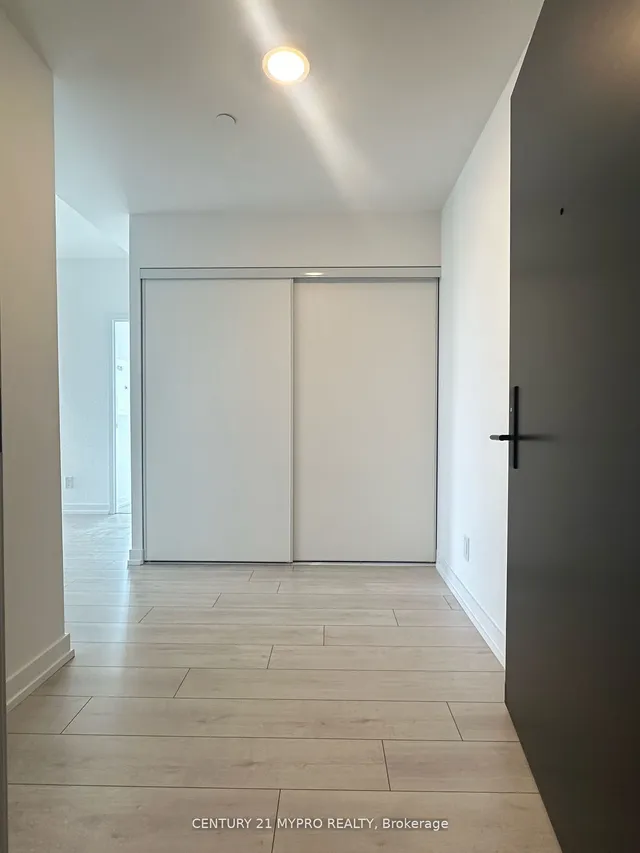 Additional property image - 500 Dupont St Unit 607