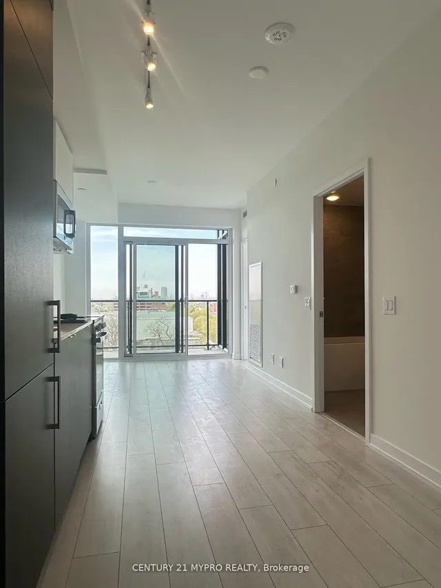 Additional property image - 500 Dupont St Unit 607