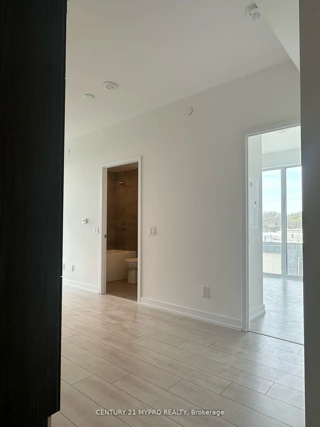 Additional property image - 500 Dupont St Unit 607