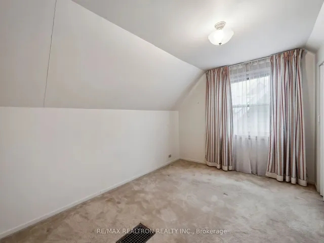 Additional property image - 75 Yorkview Dr
