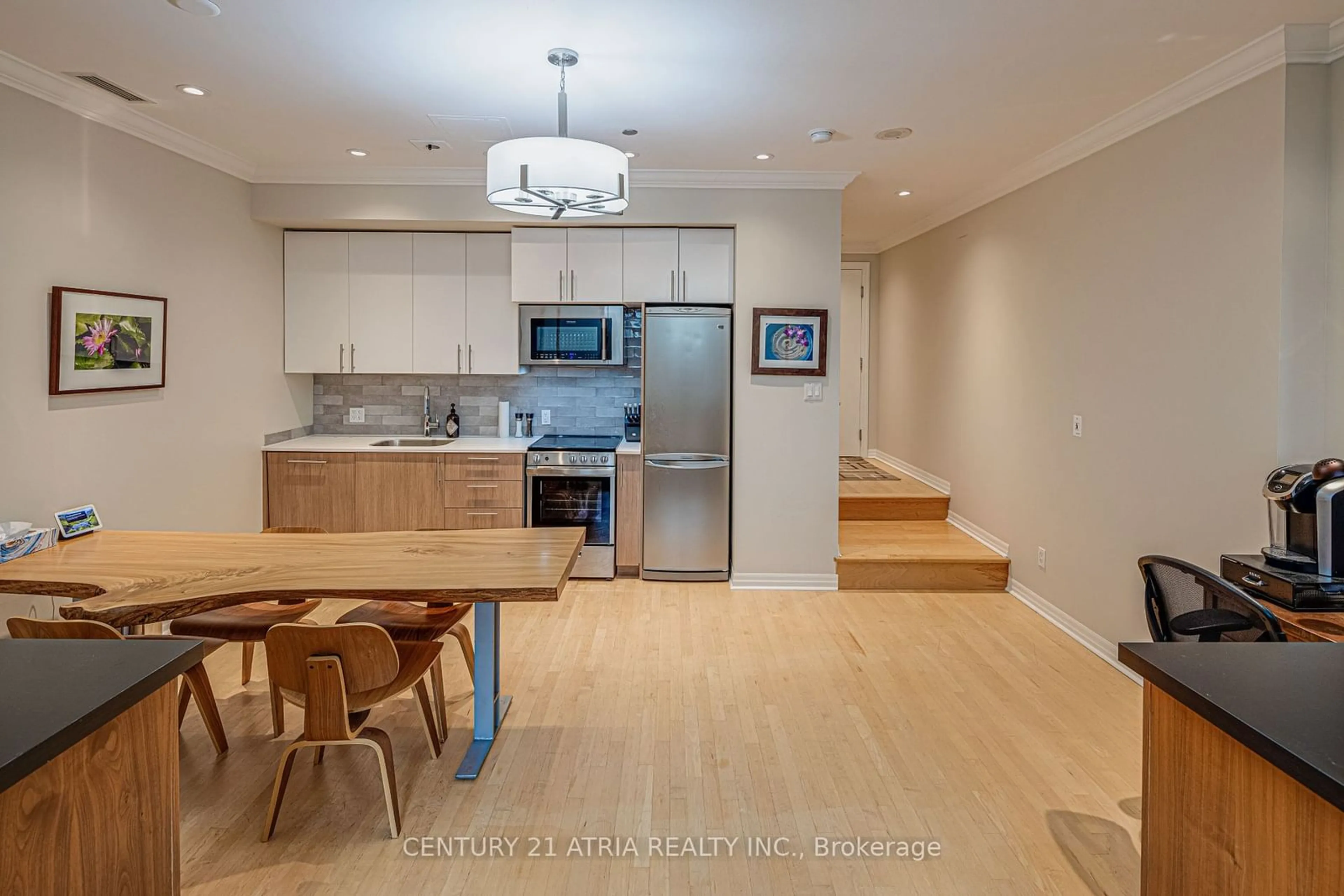 Open concept kitchen, unknown for 1 King St #1412, Toronto Ontario M5H 1A1