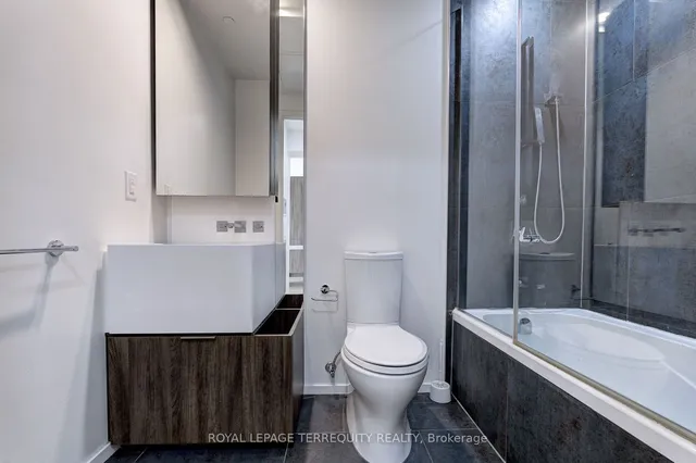 Additional property image - 1 Bloor St Unit 2712