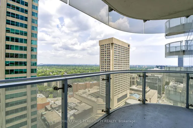 Additional property image - 1 Bloor St Unit 2712