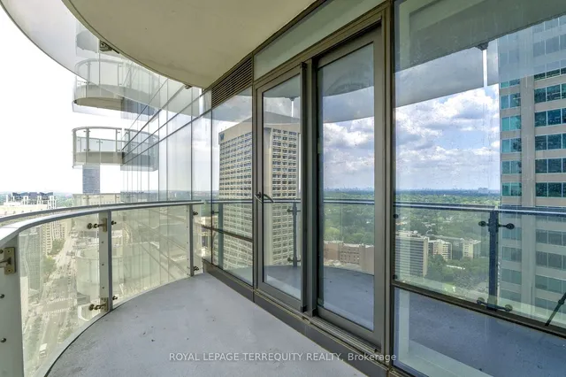 Additional property image - 1 Bloor St Unit 2712