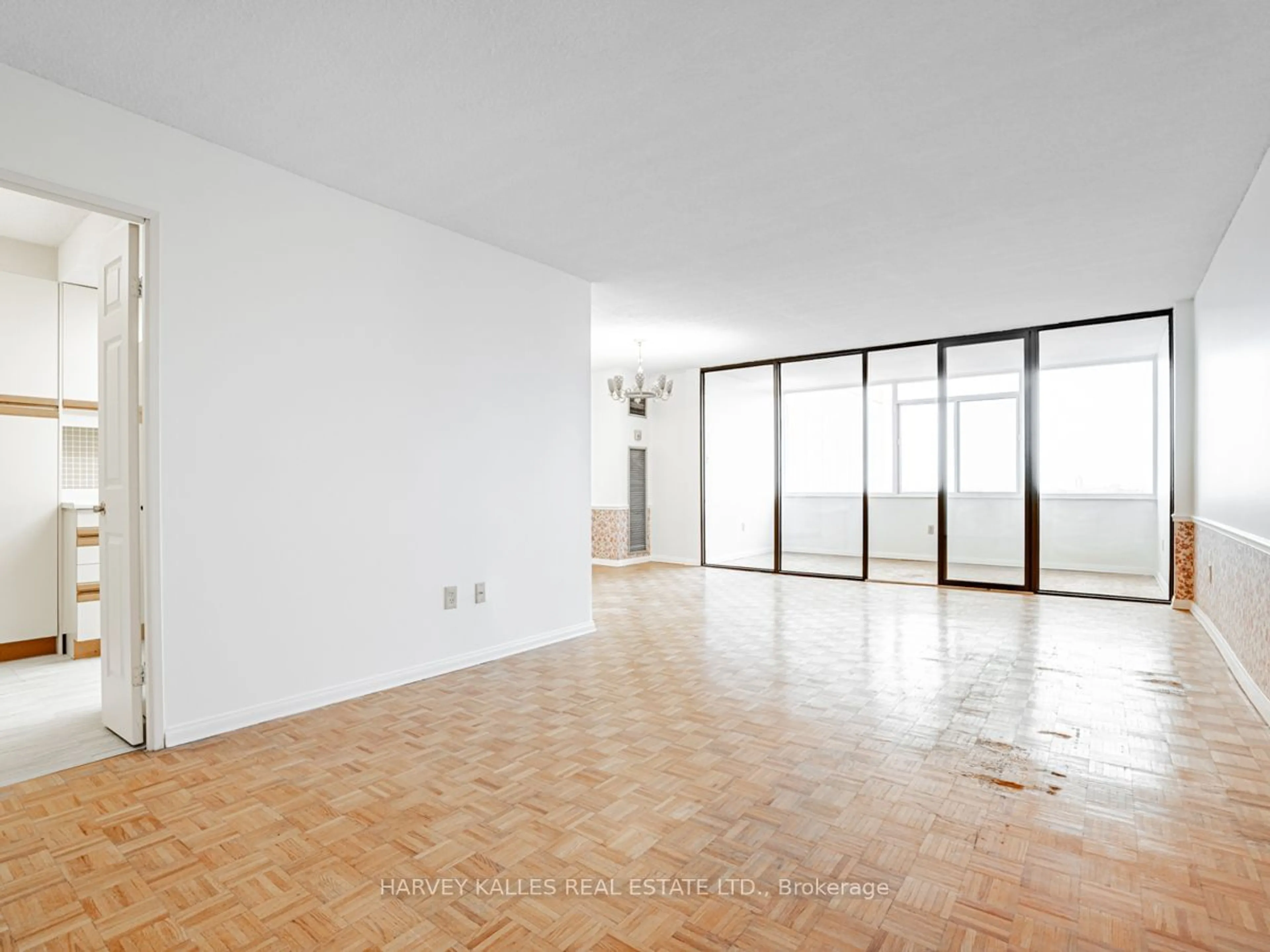 A pic of a room for 3000 Bathurst St #1101, Toronto Ontario M6B 3B4