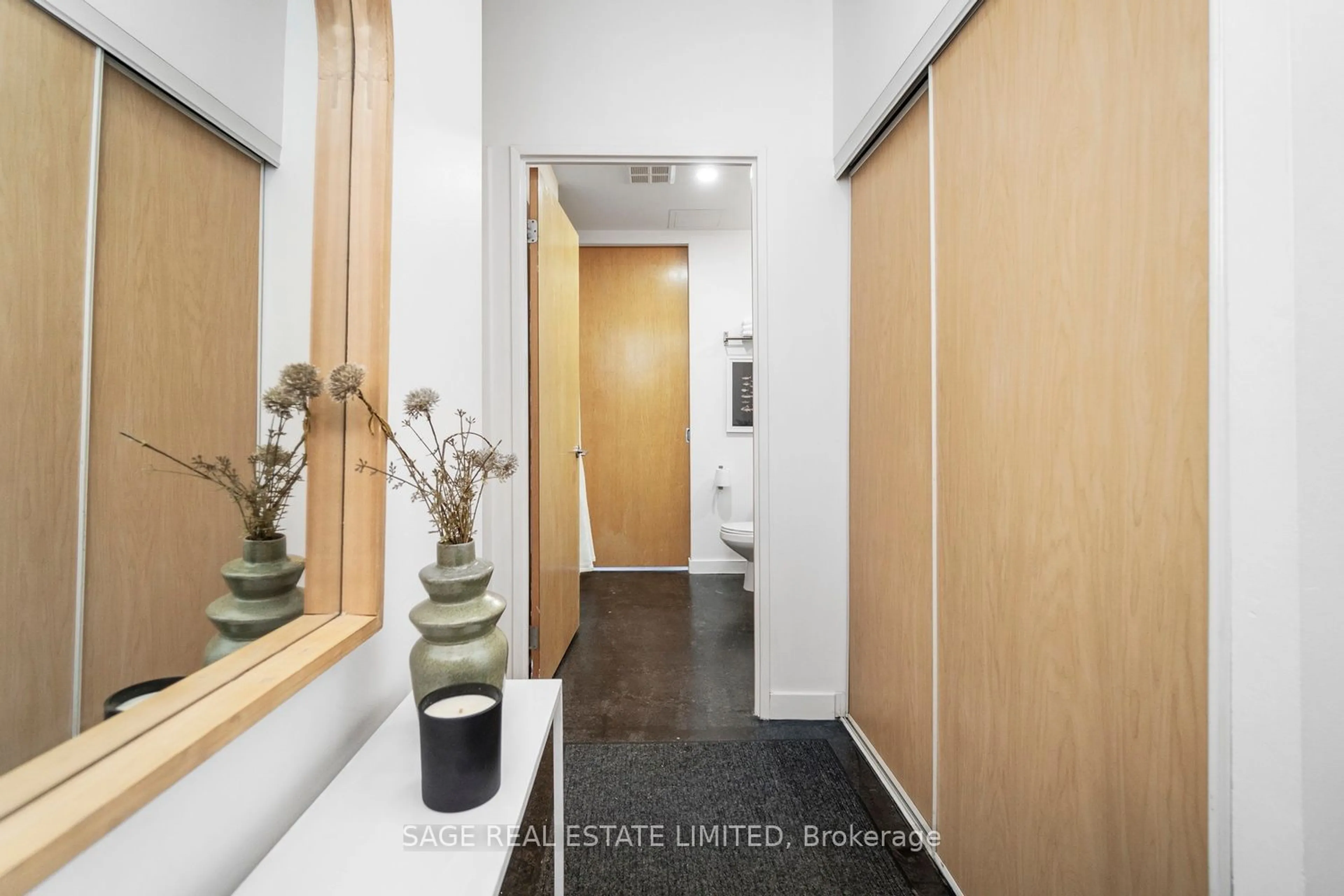 Indoor foyer for 1 Shaw St #1226, Toronto Ontario M6K 0A1