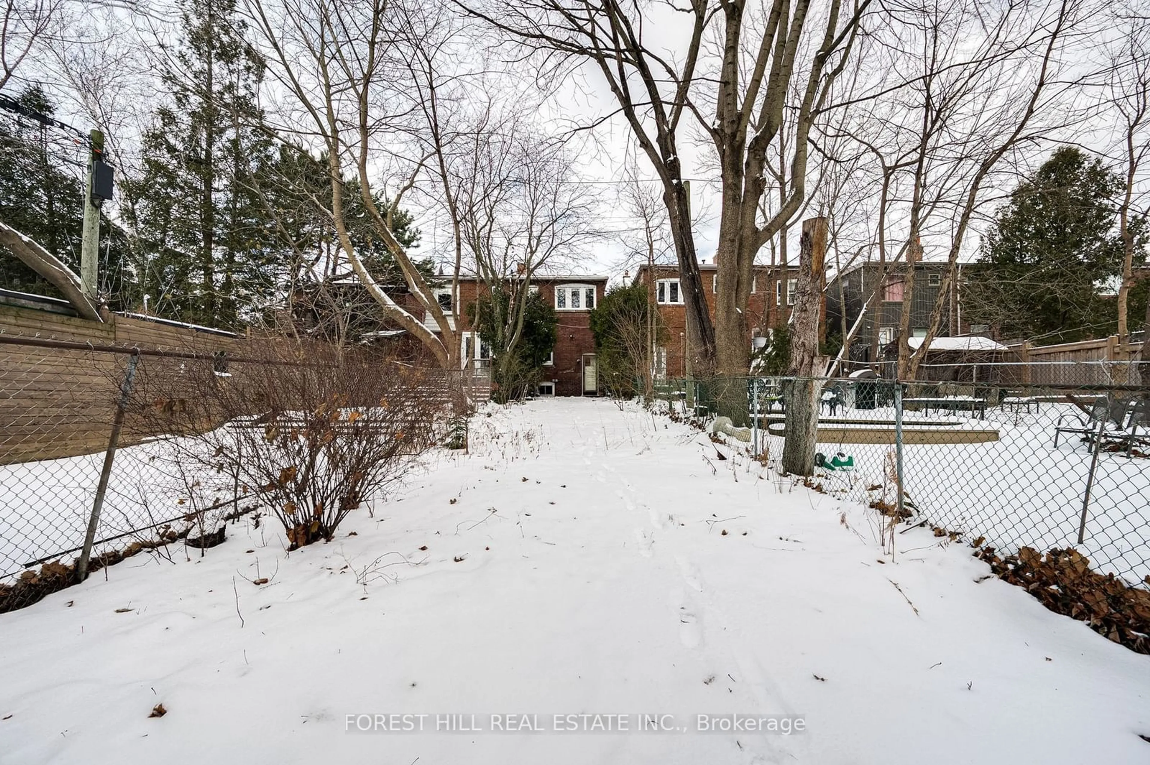 A pic from outside/outdoor area/front of a property/back of a property/a pic from drone, street for 81 Benson Ave, Toronto Ontario M6G 2H7