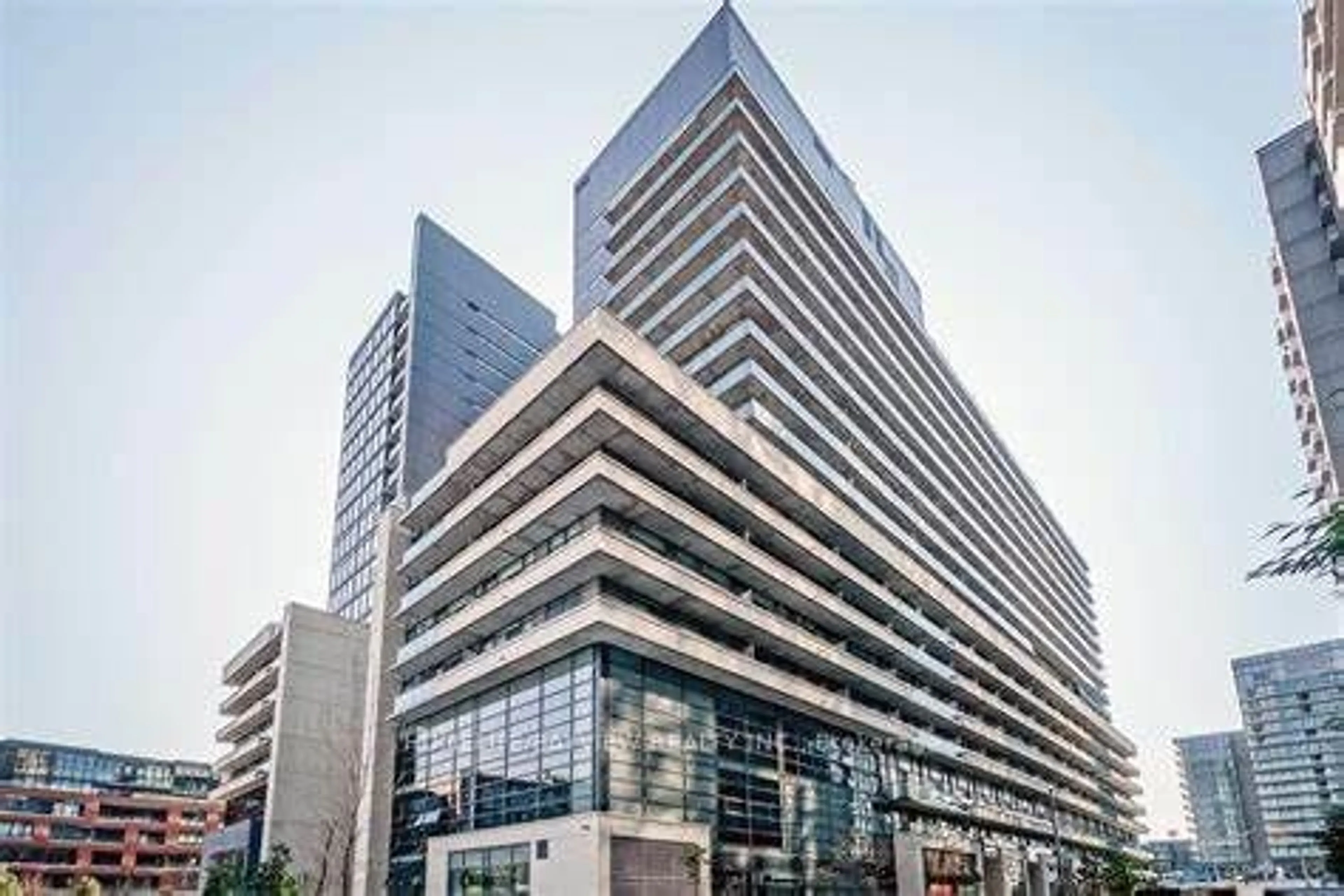 Indoor foyer for 36 Lisgar St #718W, Toronto Ontario M6J 0C7