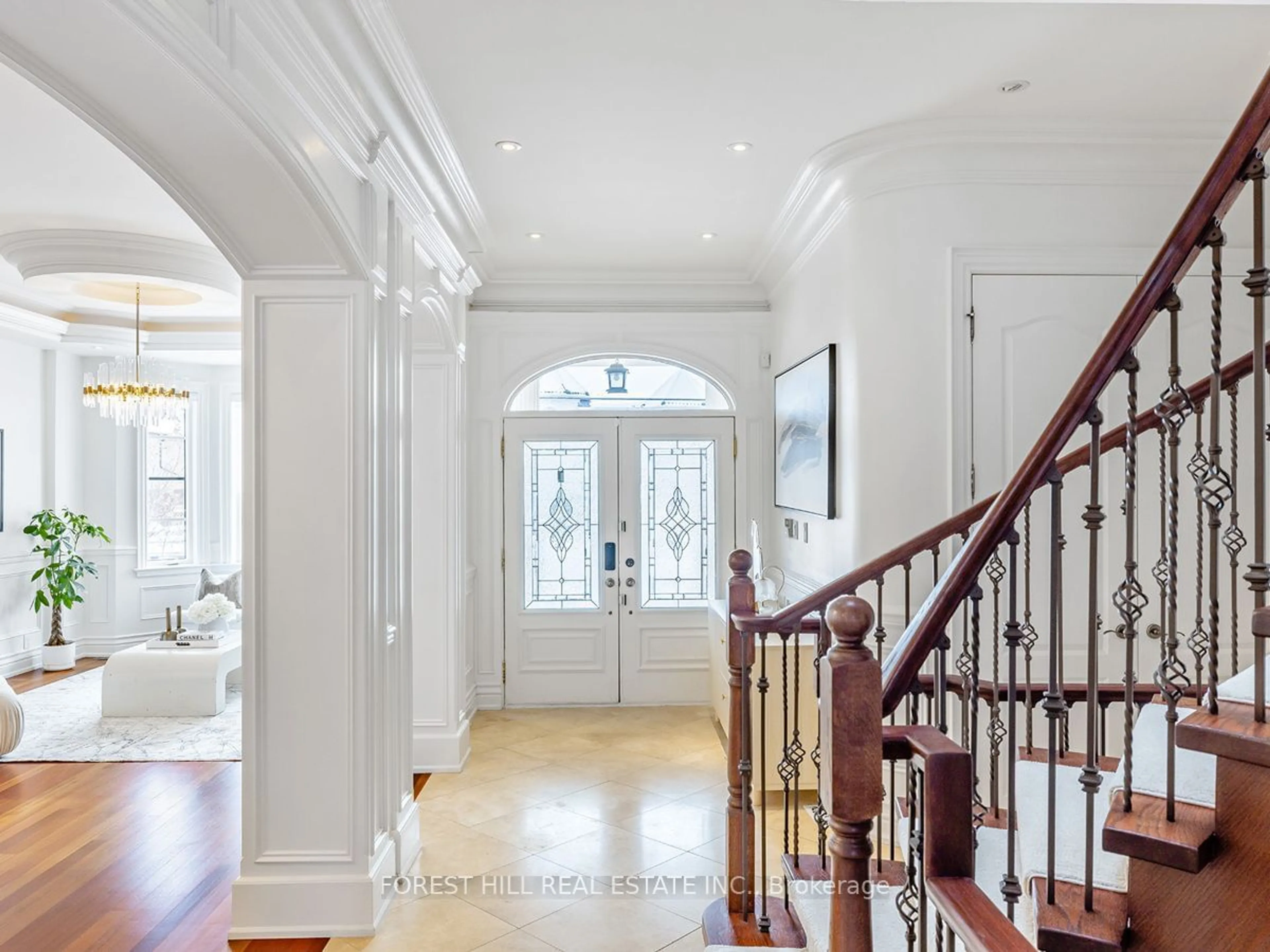 Indoor entryway for 130 Mckee Ave, Toronto Ontario M2N 4C4