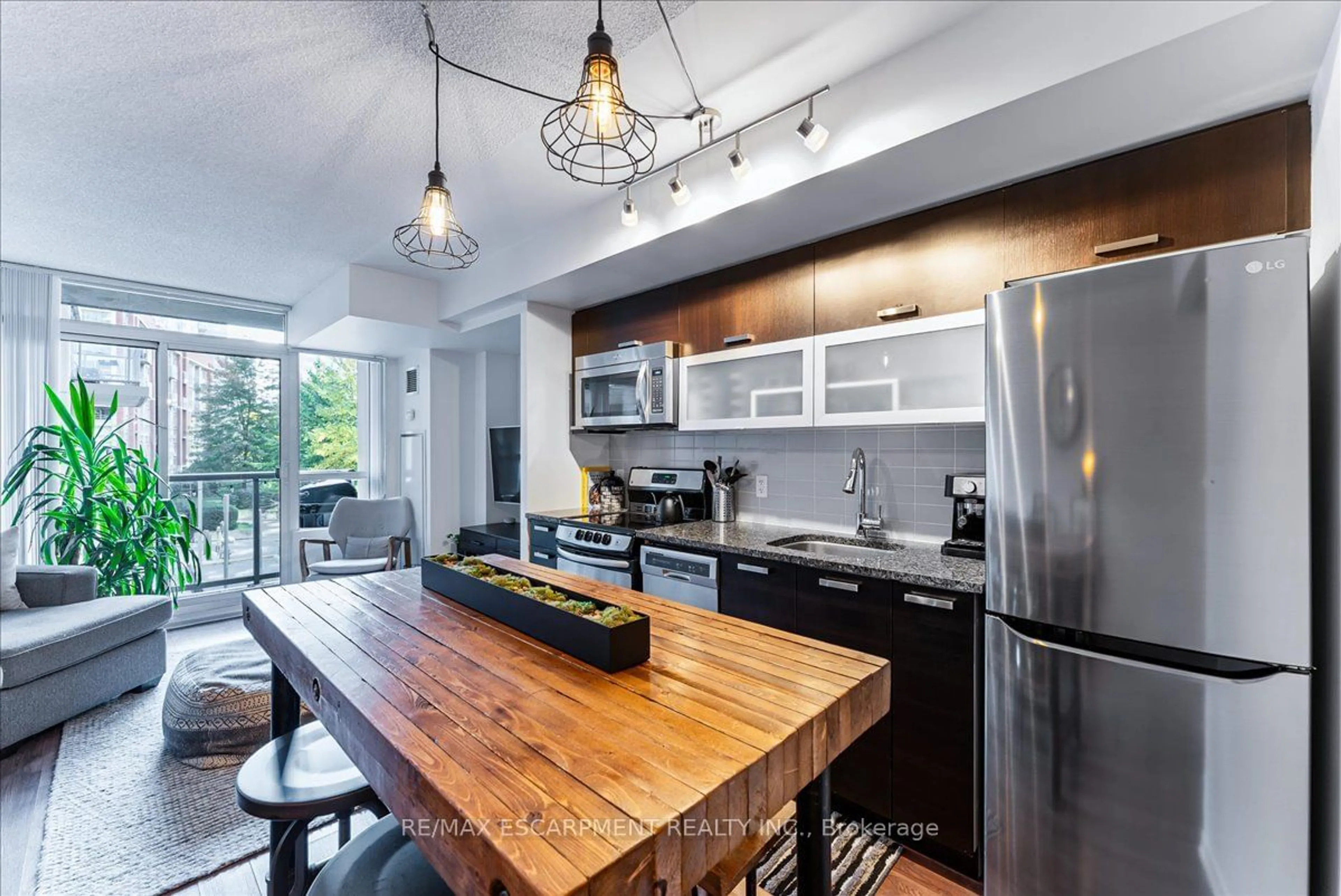 Open concept kitchen, unknown for 68 ABELL St #201, Toronto Ontario M6J 0B1