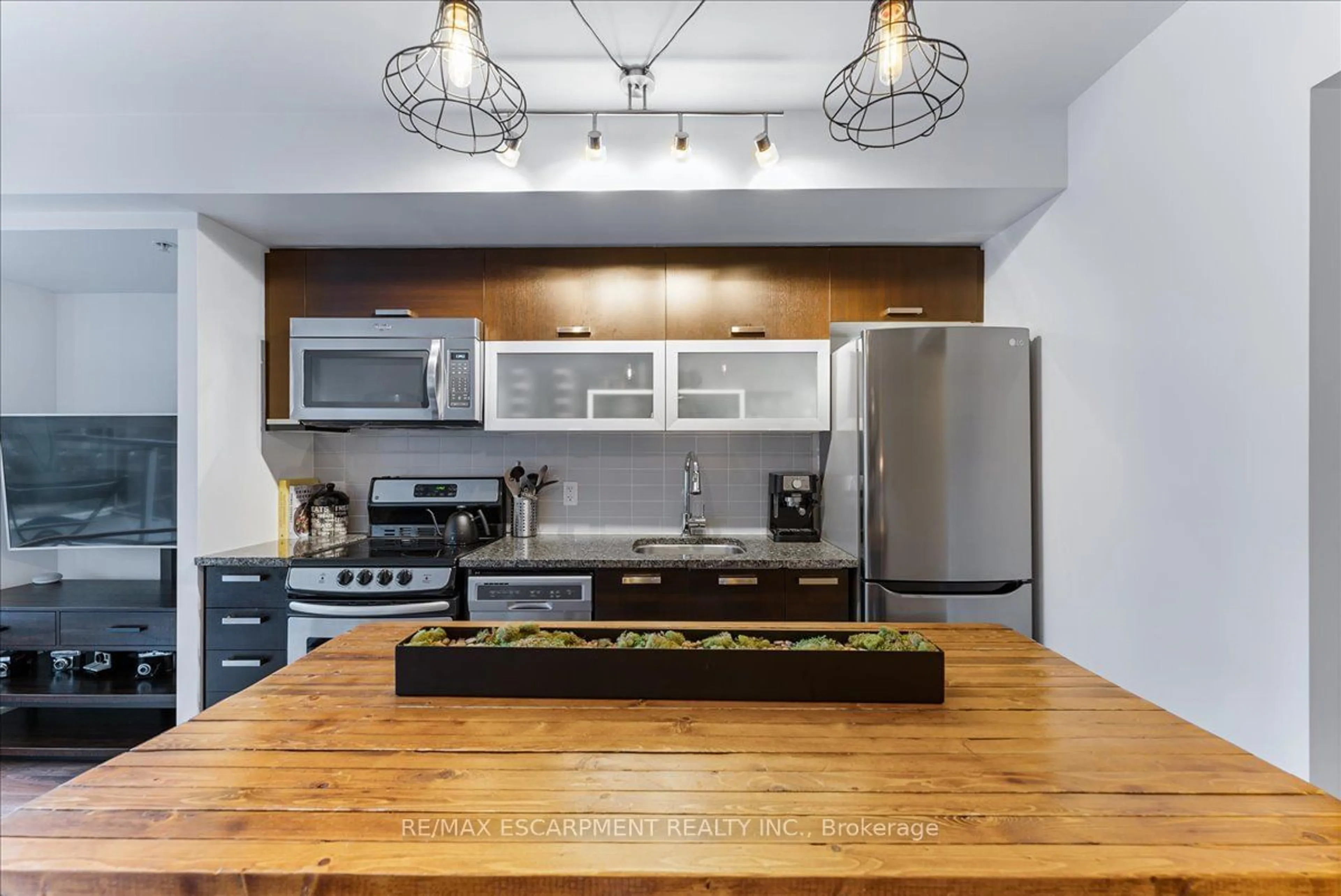 Open concept kitchen, unknown for 68 ABELL St #201, Toronto Ontario M6J 0B1