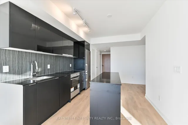 Additional property image - 8 Tippett Rd Unit 1208