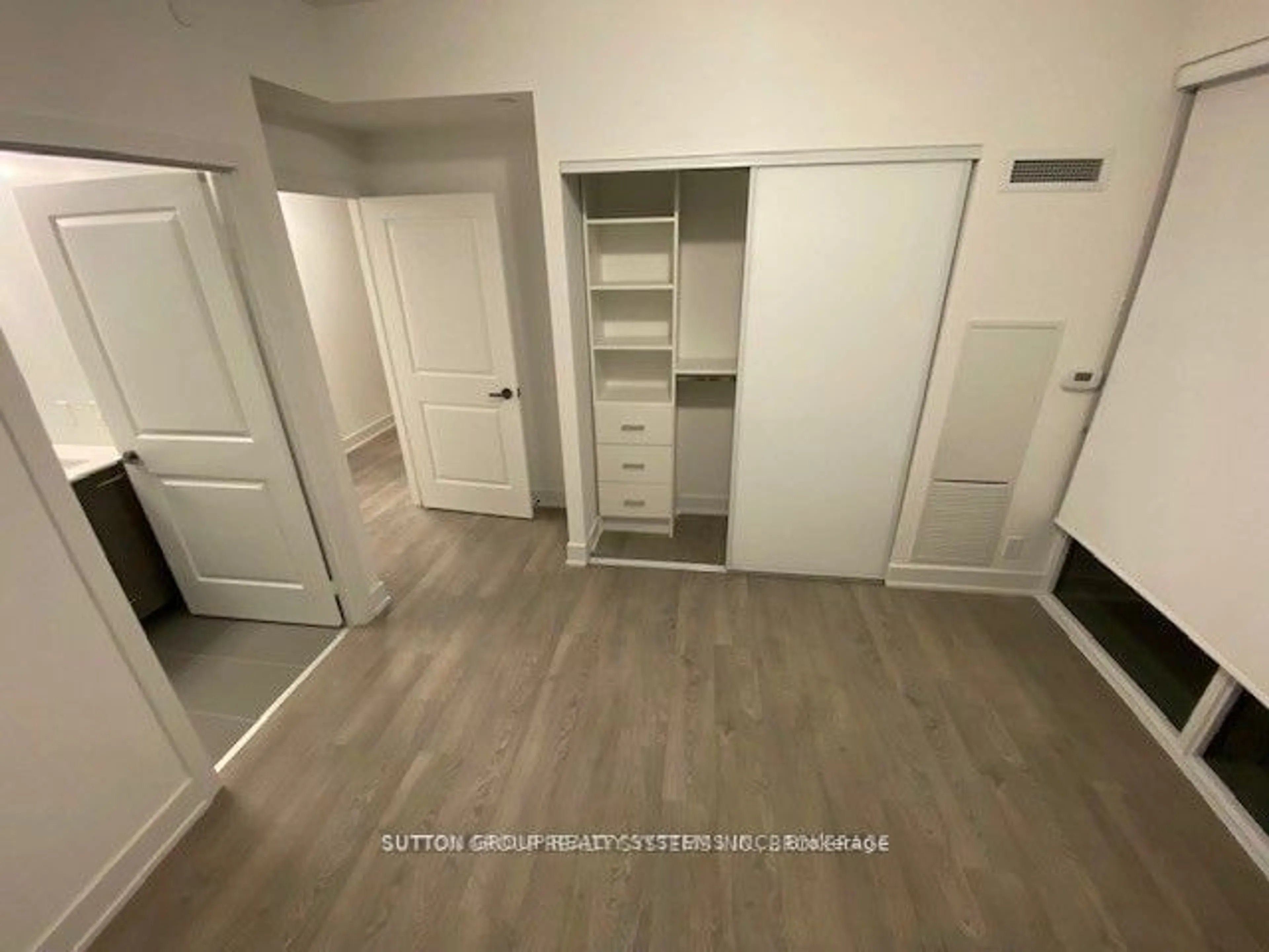 A pic of a room for 11 Lillian St #807, Toronto Ontario M4S 0C3