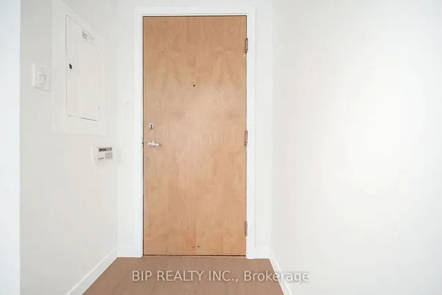 Additional property image - 600 Queens Quay Unit SPH16