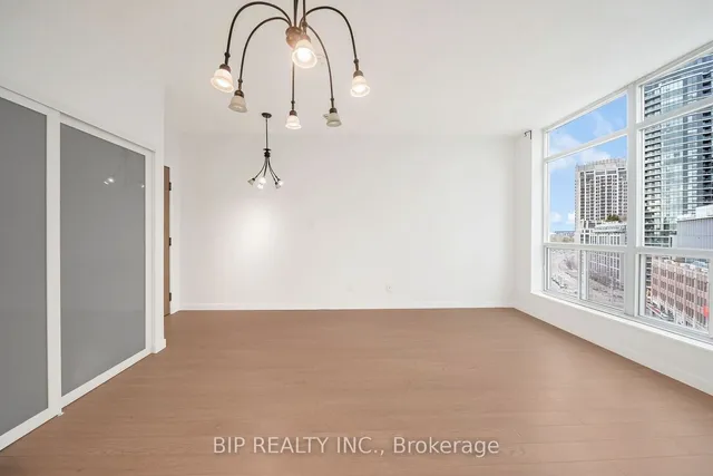 Additional property image - 600 Queens Quay Unit SPH16