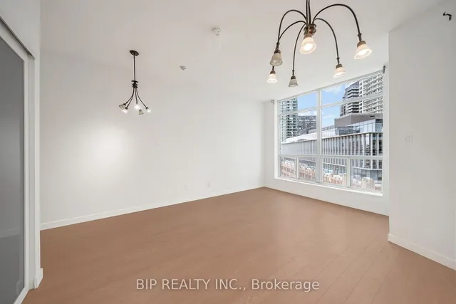 Additional property image - 600 Queens Quay Unit SPH16