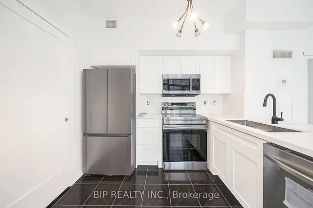 Additional property image - 600 Queens Quay Unit SPH16