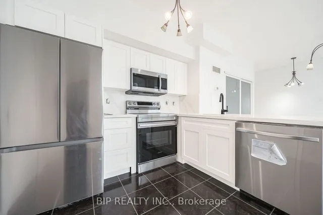 Additional property image - 600 Queens Quay Unit SPH16
