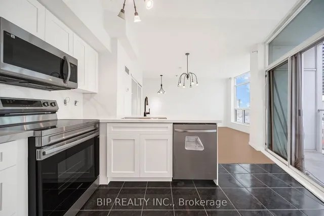 Additional property image - 600 Queens Quay Unit SPH16