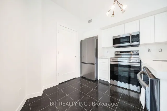 Additional property image - 600 Queens Quay Unit SPH16