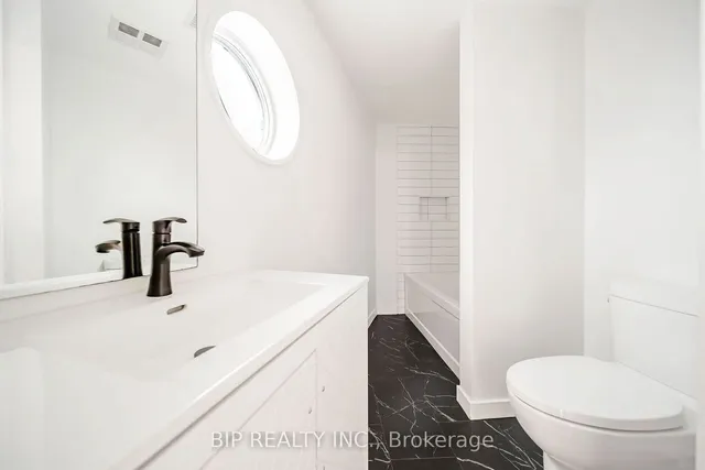 Additional property image - 600 Queens Quay Unit SPH16