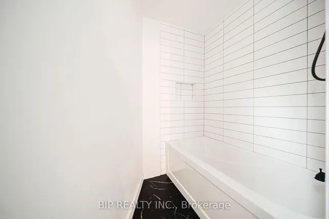 Additional property image - 600 Queens Quay Unit SPH16
