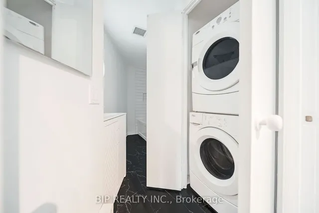 Additional property image - 600 Queens Quay Unit SPH16