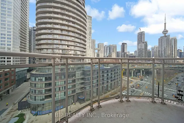 Additional property image - 600 Queens Quay Unit SPH16