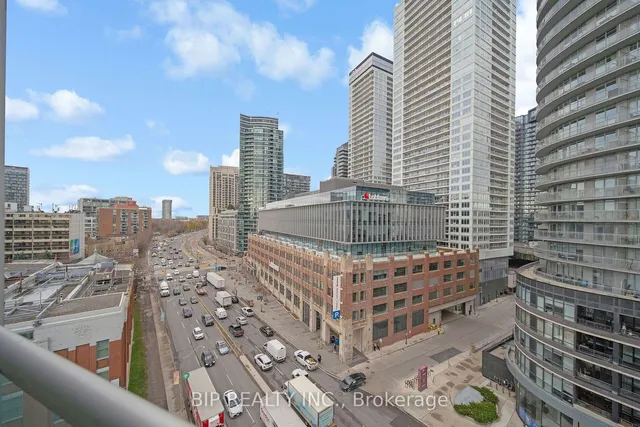 Additional property image - 600 Queens Quay Unit SPH16